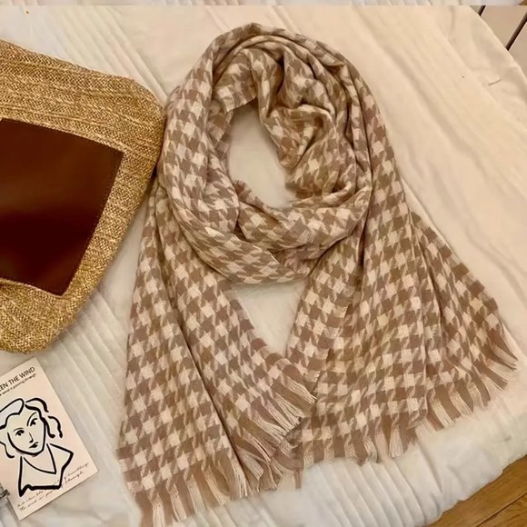 Set of 3 Houndstooth Fringe Scarves / NWOT - Picture 9 of 11